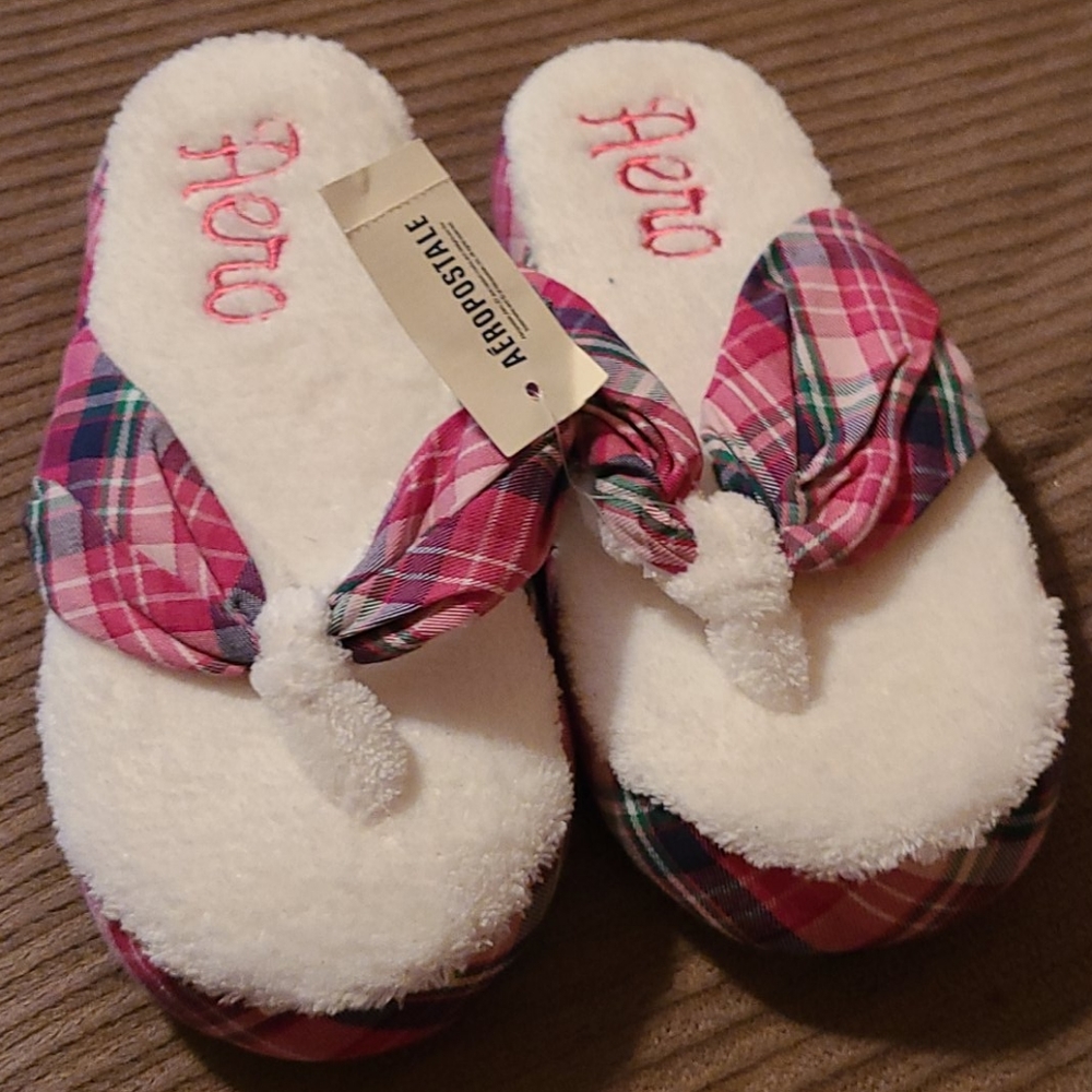Aeropostal cozy indoor slippers